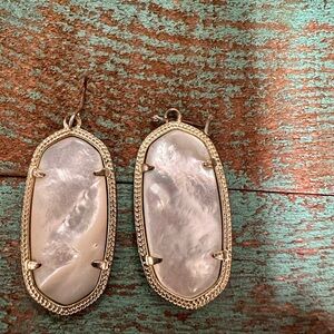 Eggshell white oval Kendra Scott earrings